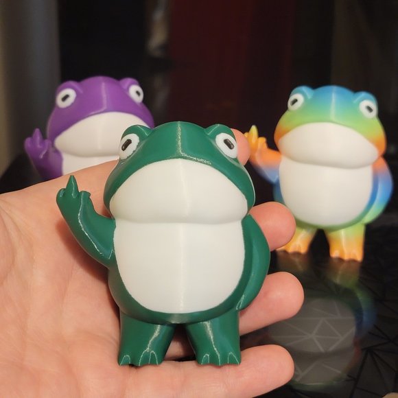 Cheeky Middle Finger Frog | Gag Gift | Fun Desk Toy | Decor | 3D Printed - Picture 13 of 17